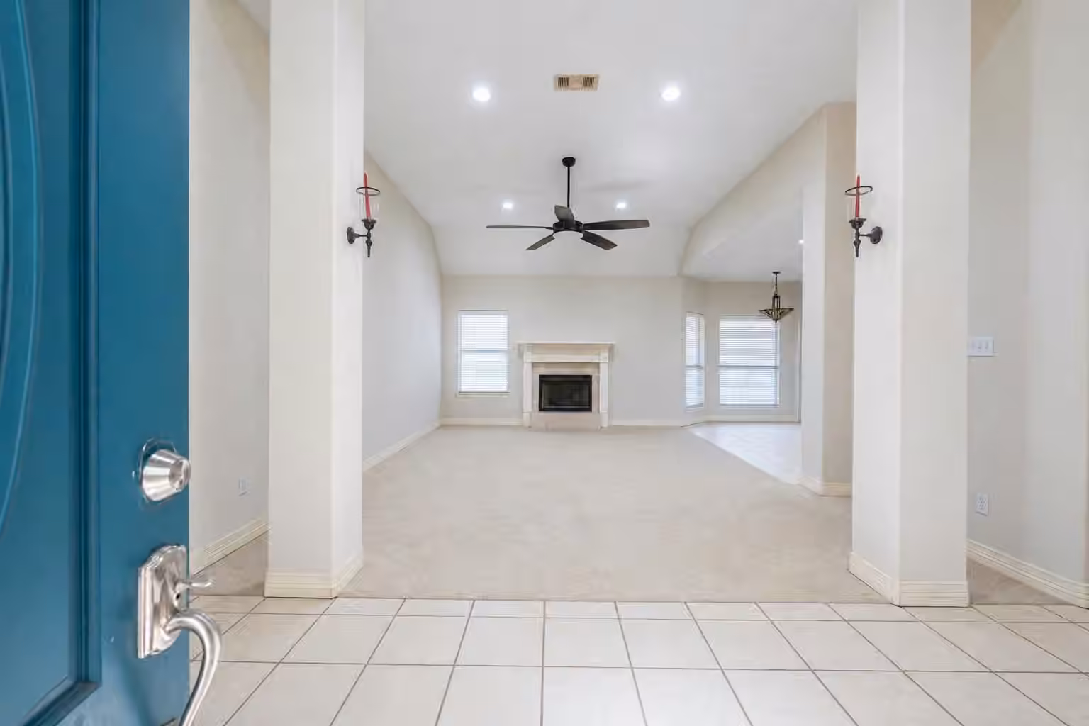 Photo 5 of 757 Forest Lane Drive, Conroe, TX