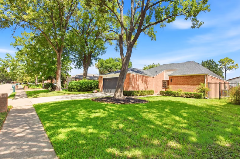Photo 2 of 14118 Sandfield Drive, Houston, TX