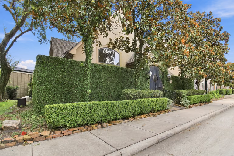 Photo 2 of 4057 Breakwood Drive, Houston, TX