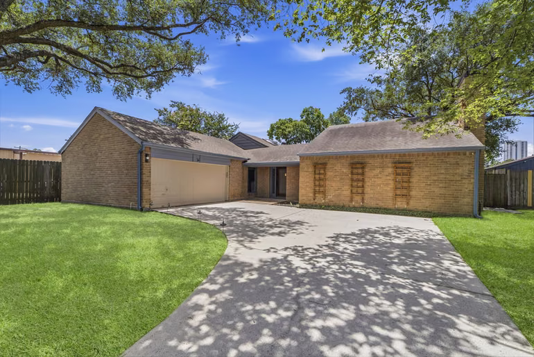 Photo of 4330 Shady Springs Drive, Seabrook, TX