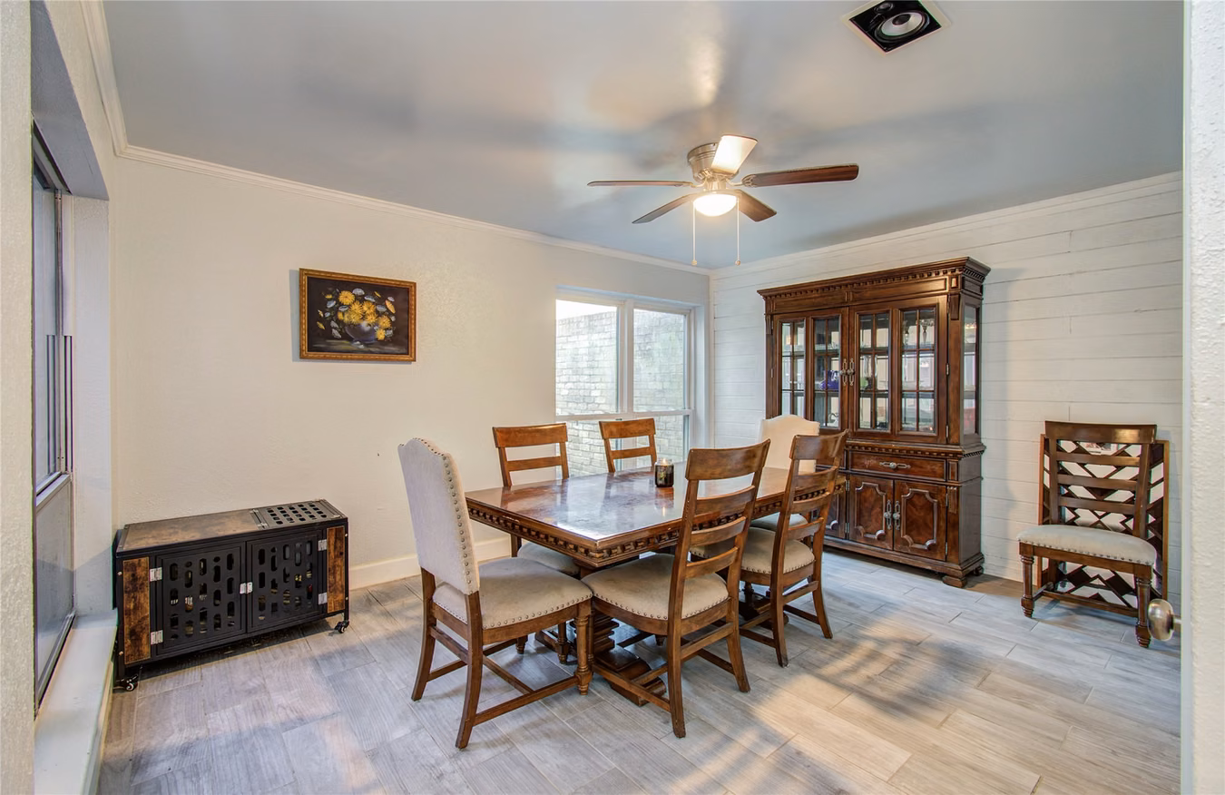 Photo 3 of 16707 Fernwood Way, Houston, TX