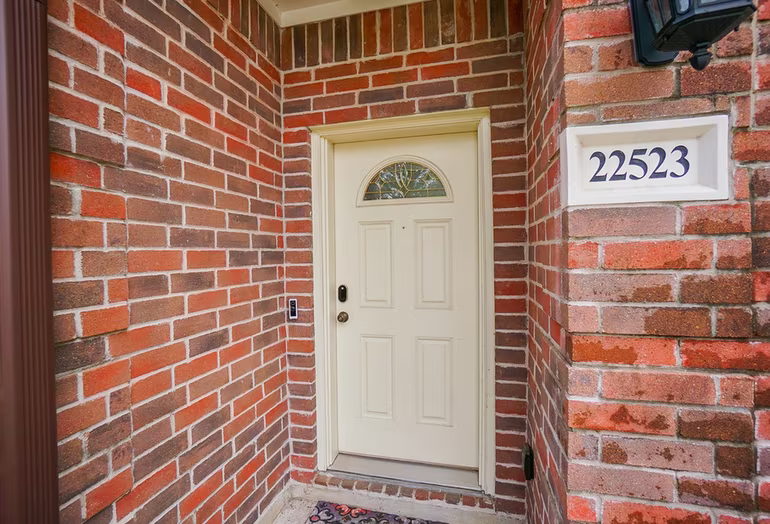 Photo 6 of 22523 HOLLY LAKE Drive, Katy, TX