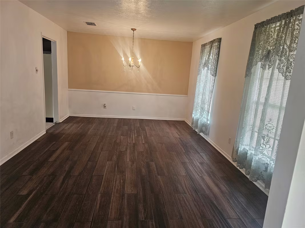Photo 4 of 6814 Castleview Lane, Houston, TX