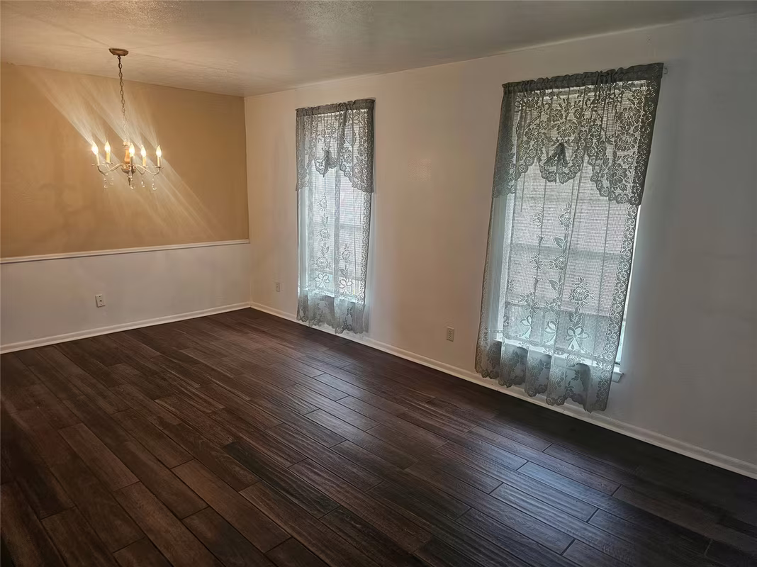 Photo 5 of 6814 Castleview Lane, Houston, TX