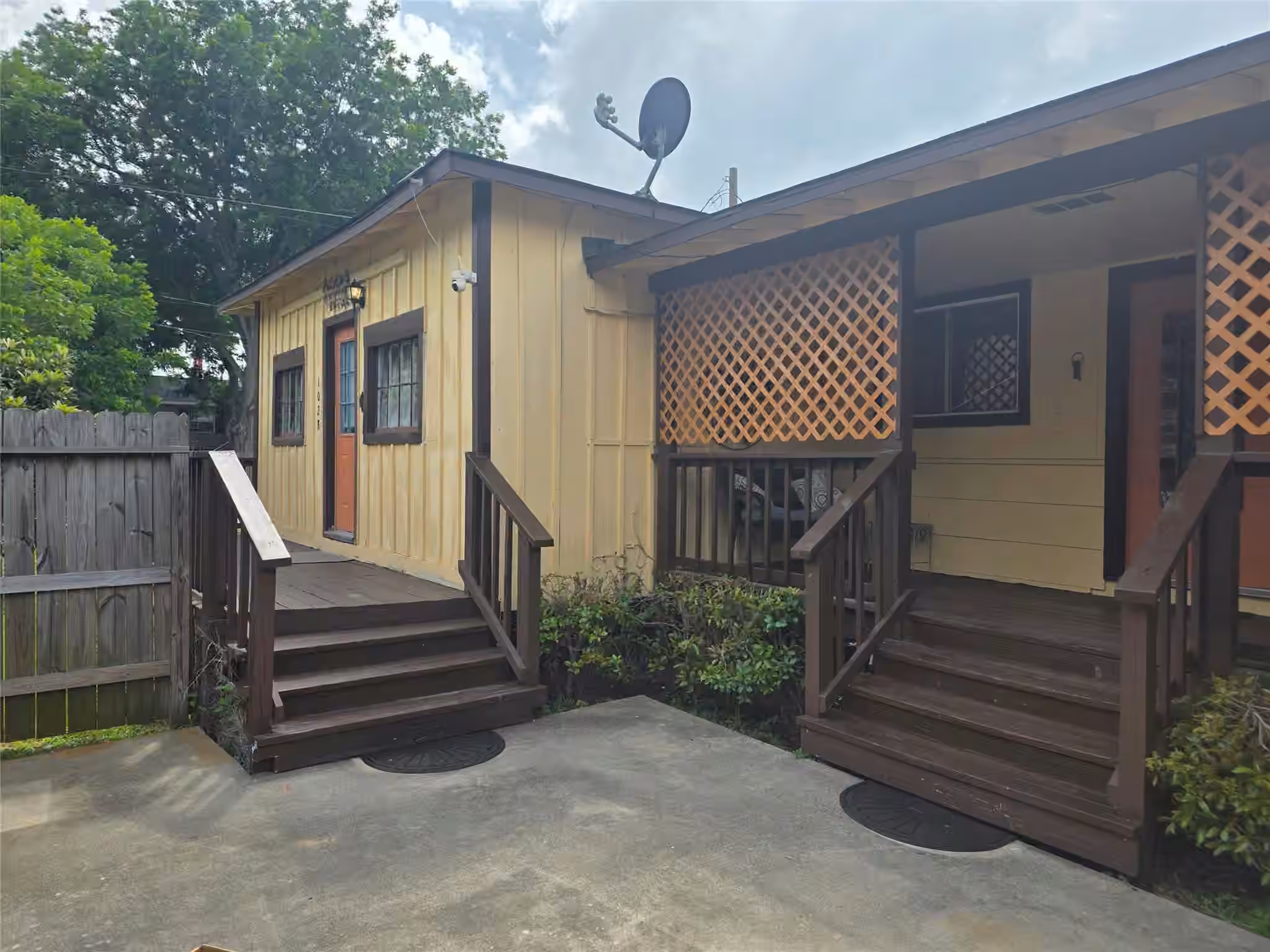 Photo 3 of 1028 Baker Avenue, Bacliff, TX