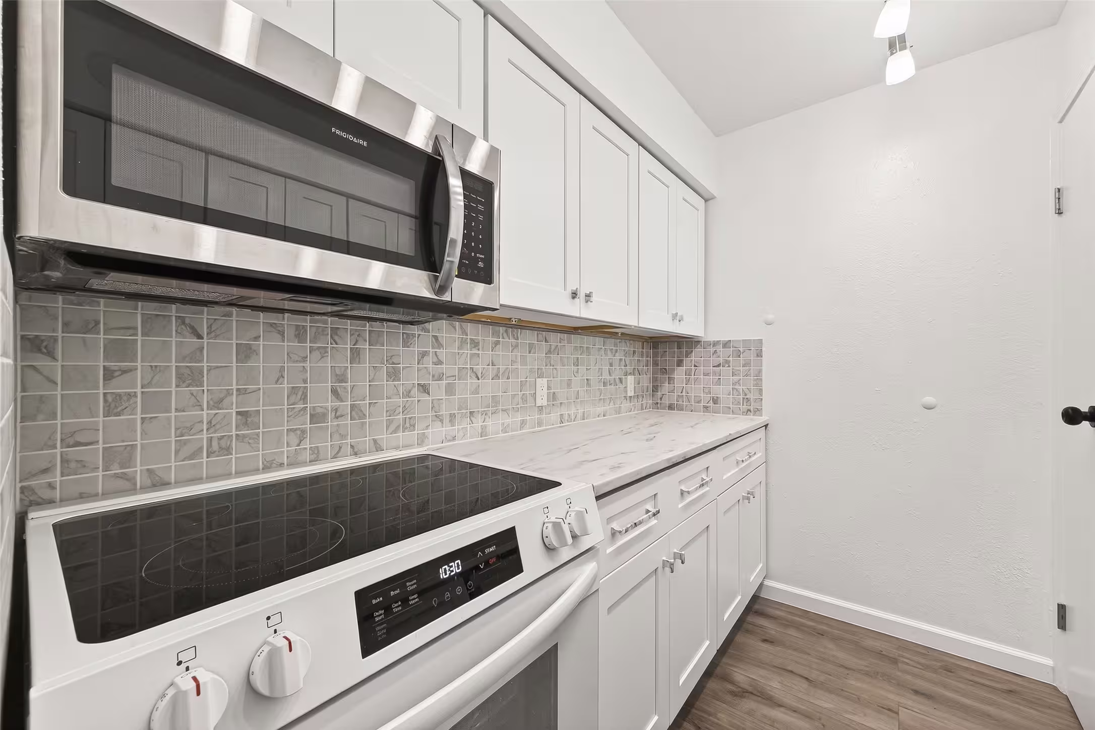 Photo 4 of 12500 Sandpiper Drive 5, Houston, TX