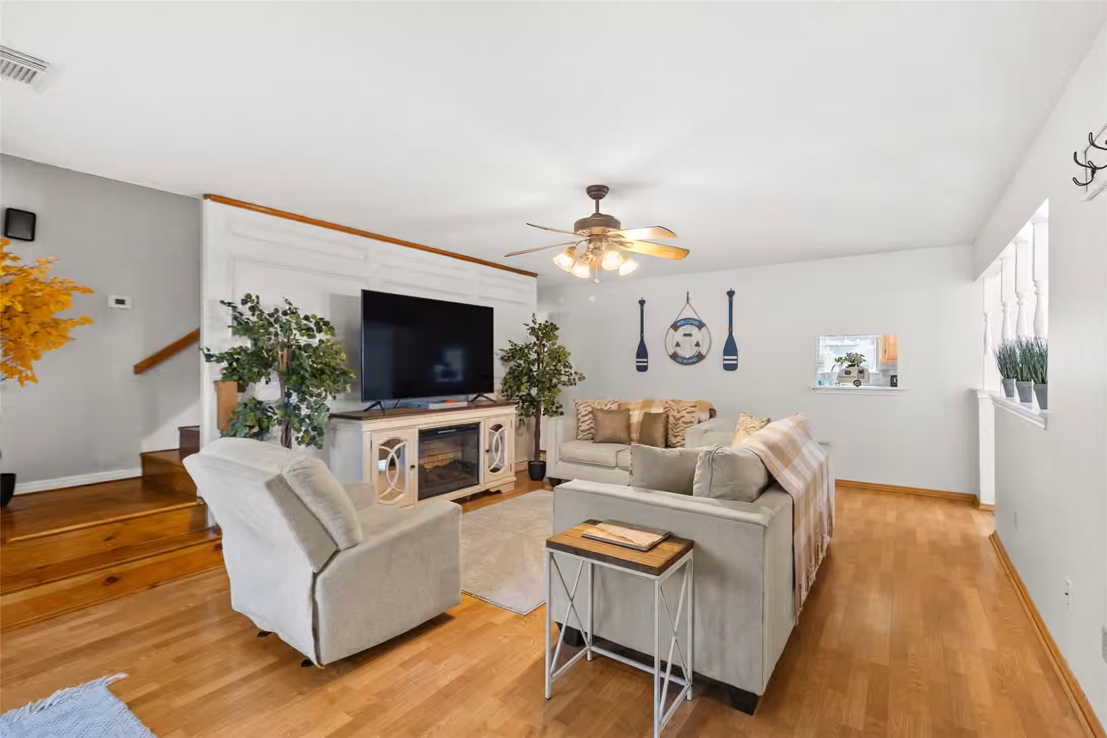 Photo 4 of 117 E Park Drive, Conroe, TX