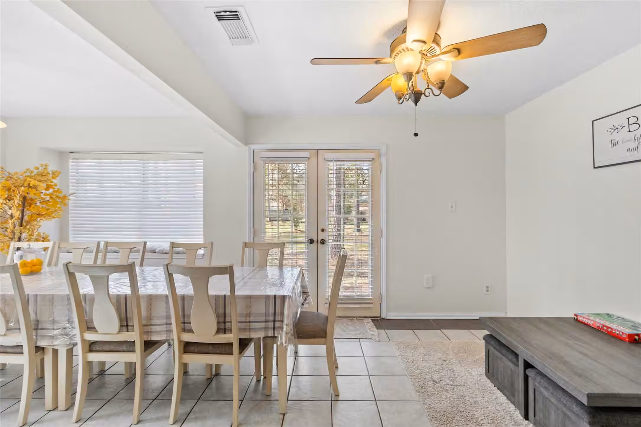 Photo 7 of 117 E Park Drive, Conroe, TX