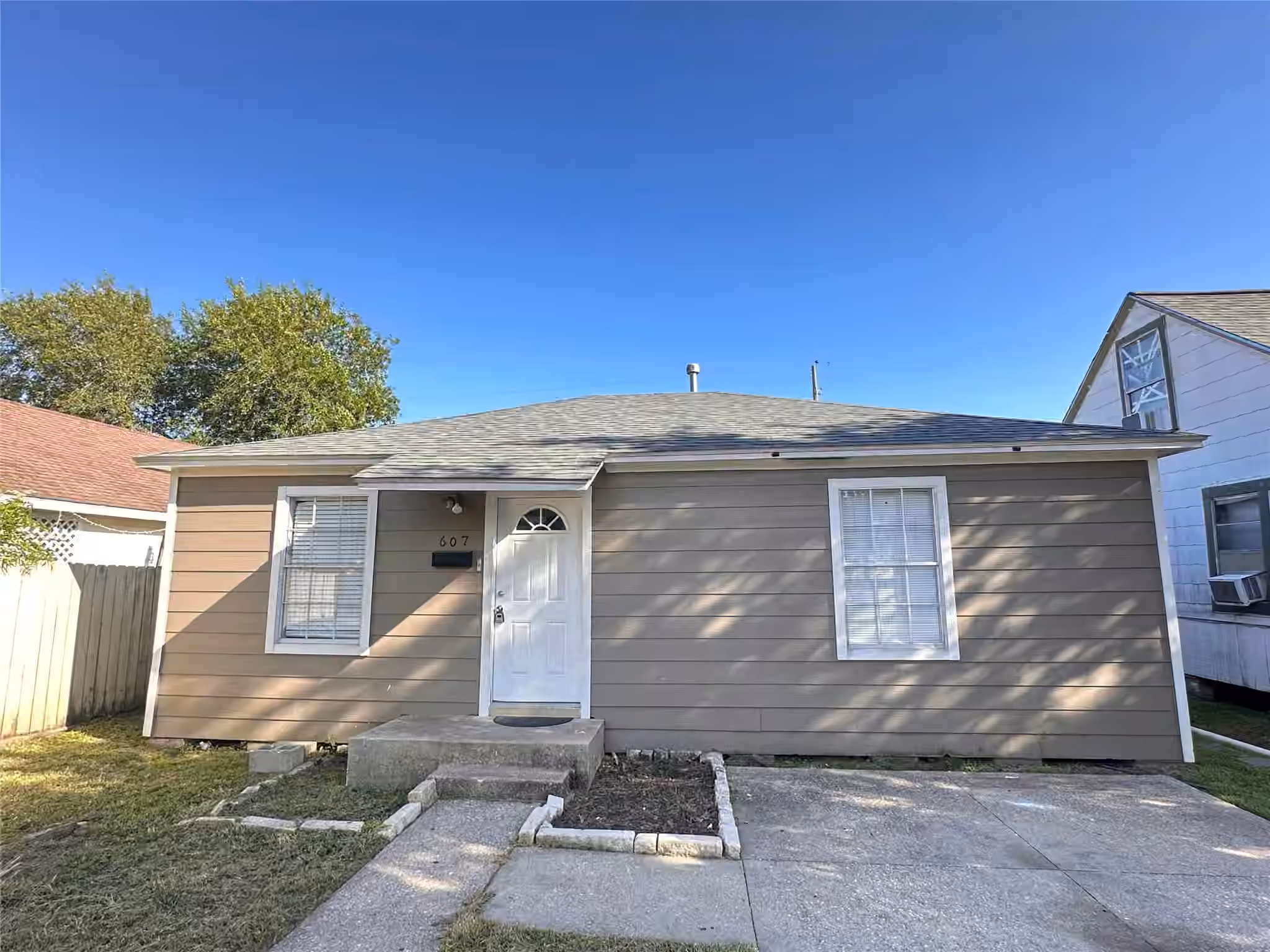 Photo of 607 Bolster Street, Baytown, TX 77520