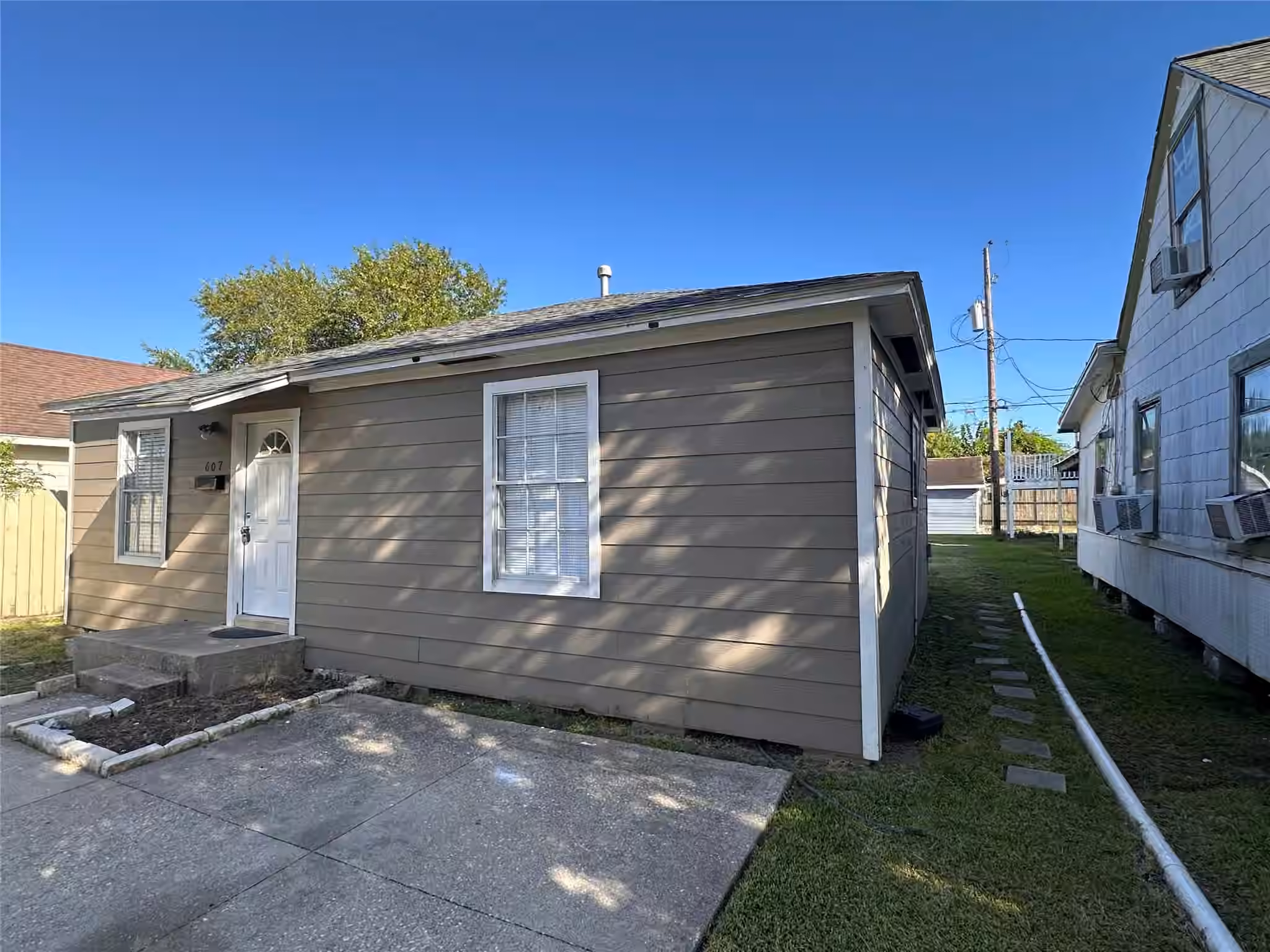 Photo 4 of 607 Bolster Street, Baytown, TX