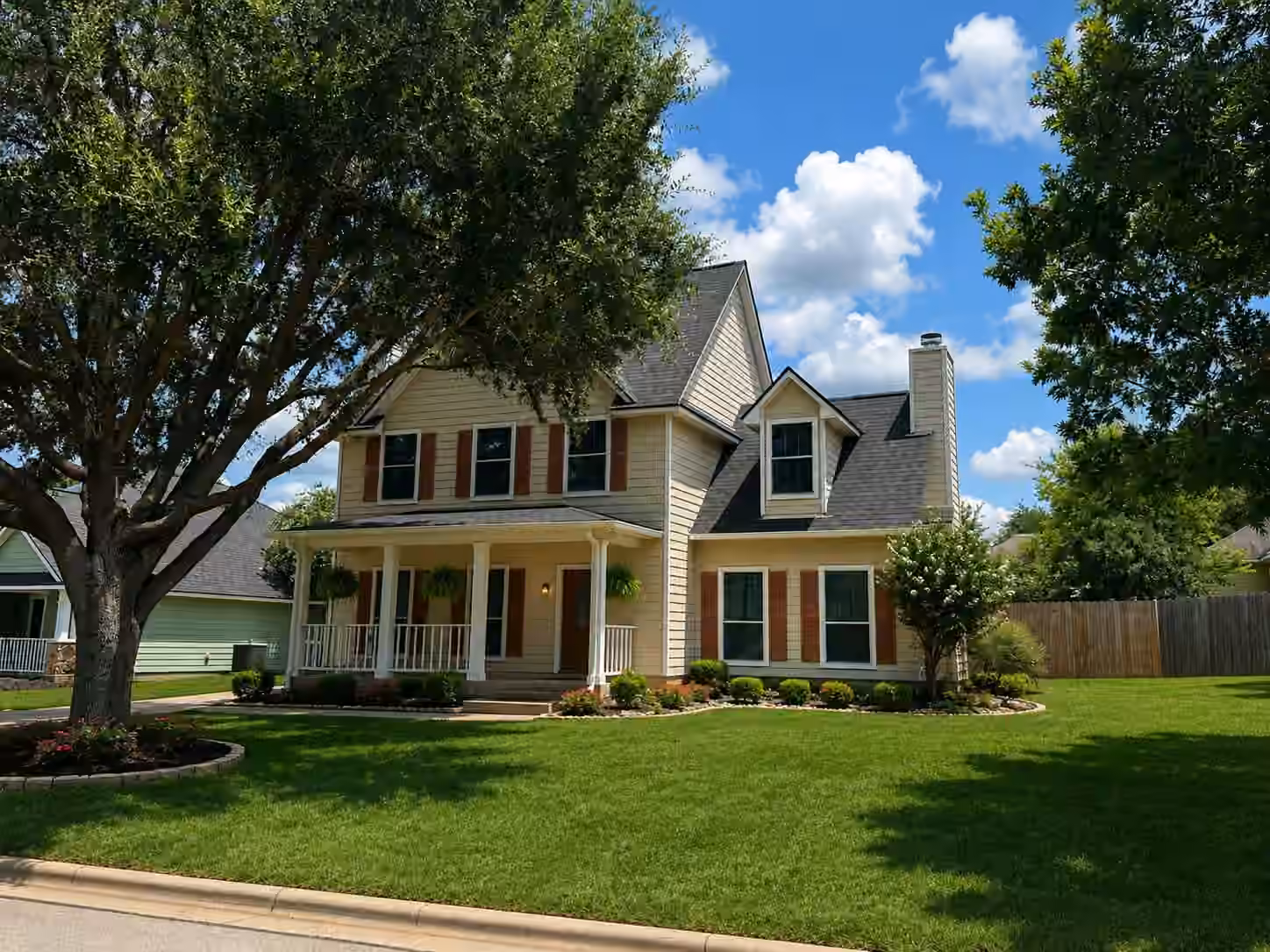 Photo of 2204 Springwood Dr, Brenham, TX 77833