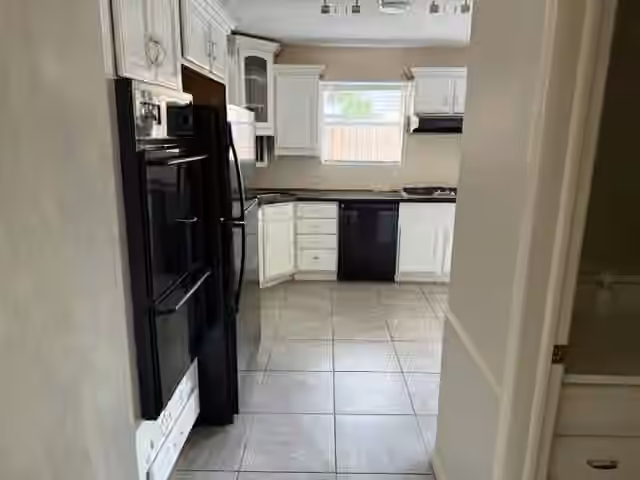 Photo 4 of 5719 Green Timbers Drive, Humble, TX
