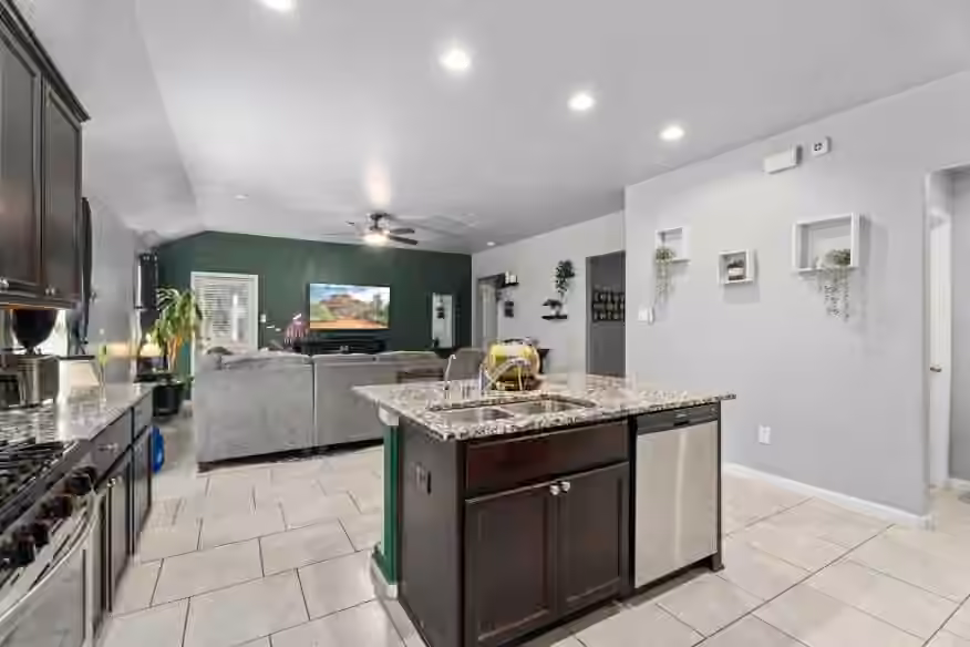 Photo 7 of 715 Harvest Bluff Drive, Rosharon, TX