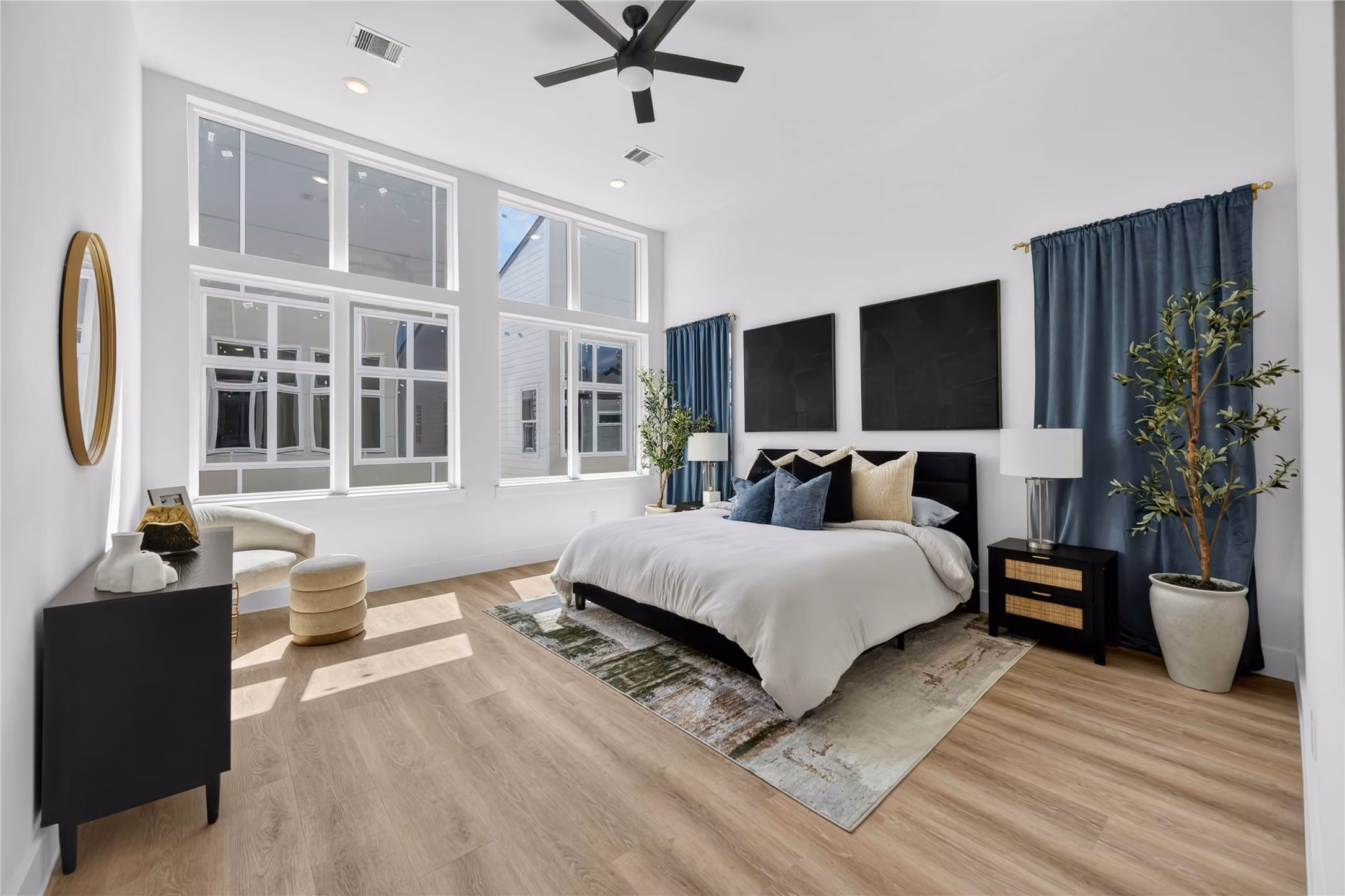 Photo 3 of 316 Walthall A, Houston, TX