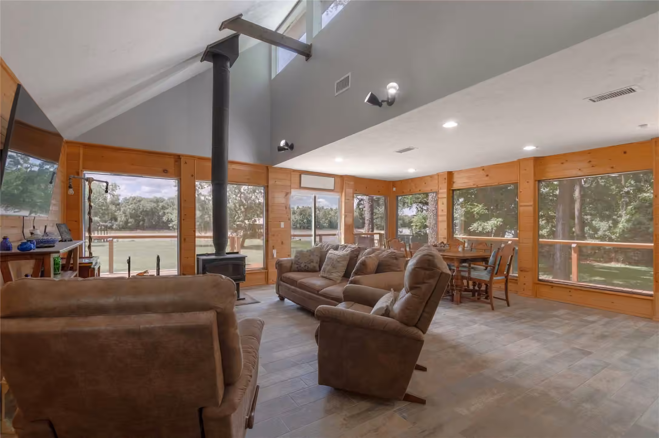 Photo 4 of 172 Lake Drive, Trinity, TX