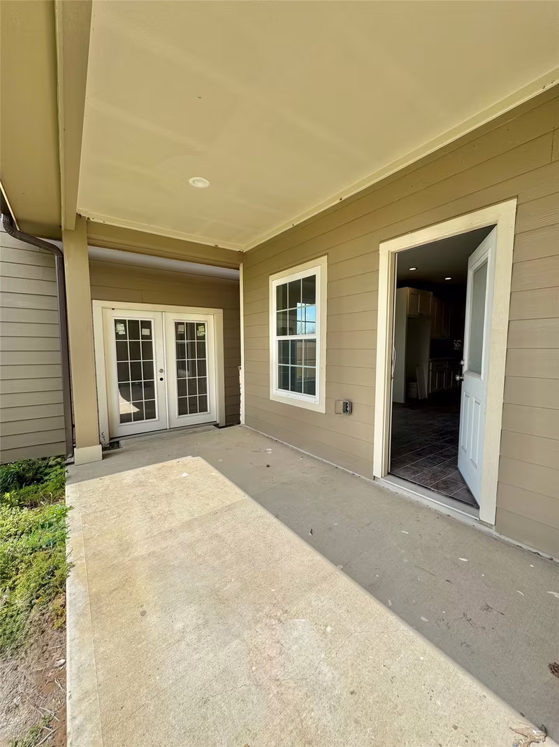Photo 4 of 9830 Turnbow Street, Houston, TX