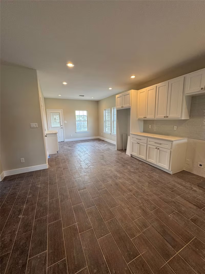 Photo 5 of 9830 Turnbow Street, Houston, TX