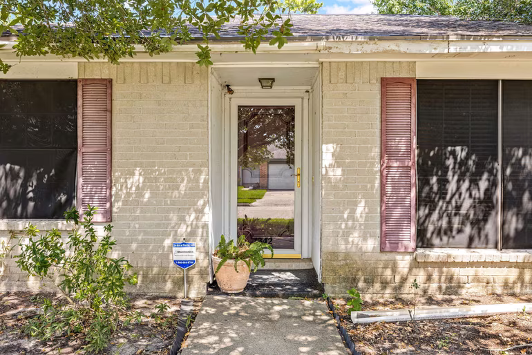 Photo 7 of 1342 Castle Glen Drive, Houston, TX