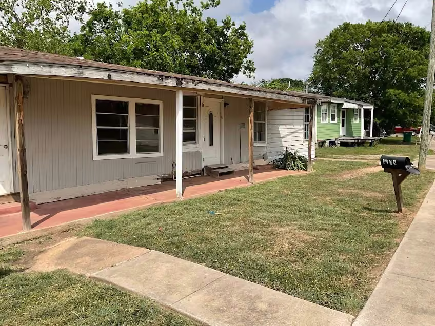 Photo of 1208 W 10th Street 1212, Freeport, TX