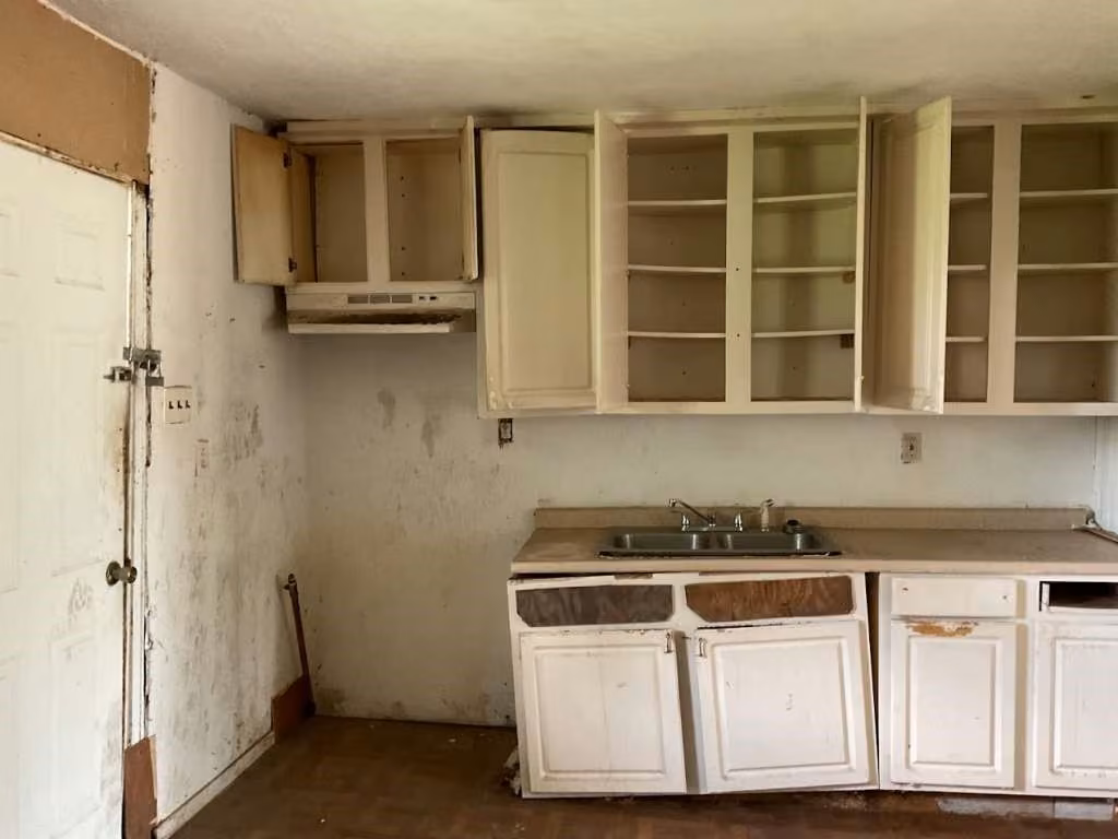 Photo 3 of 1208 W 10th Street 1212, Freeport, TX