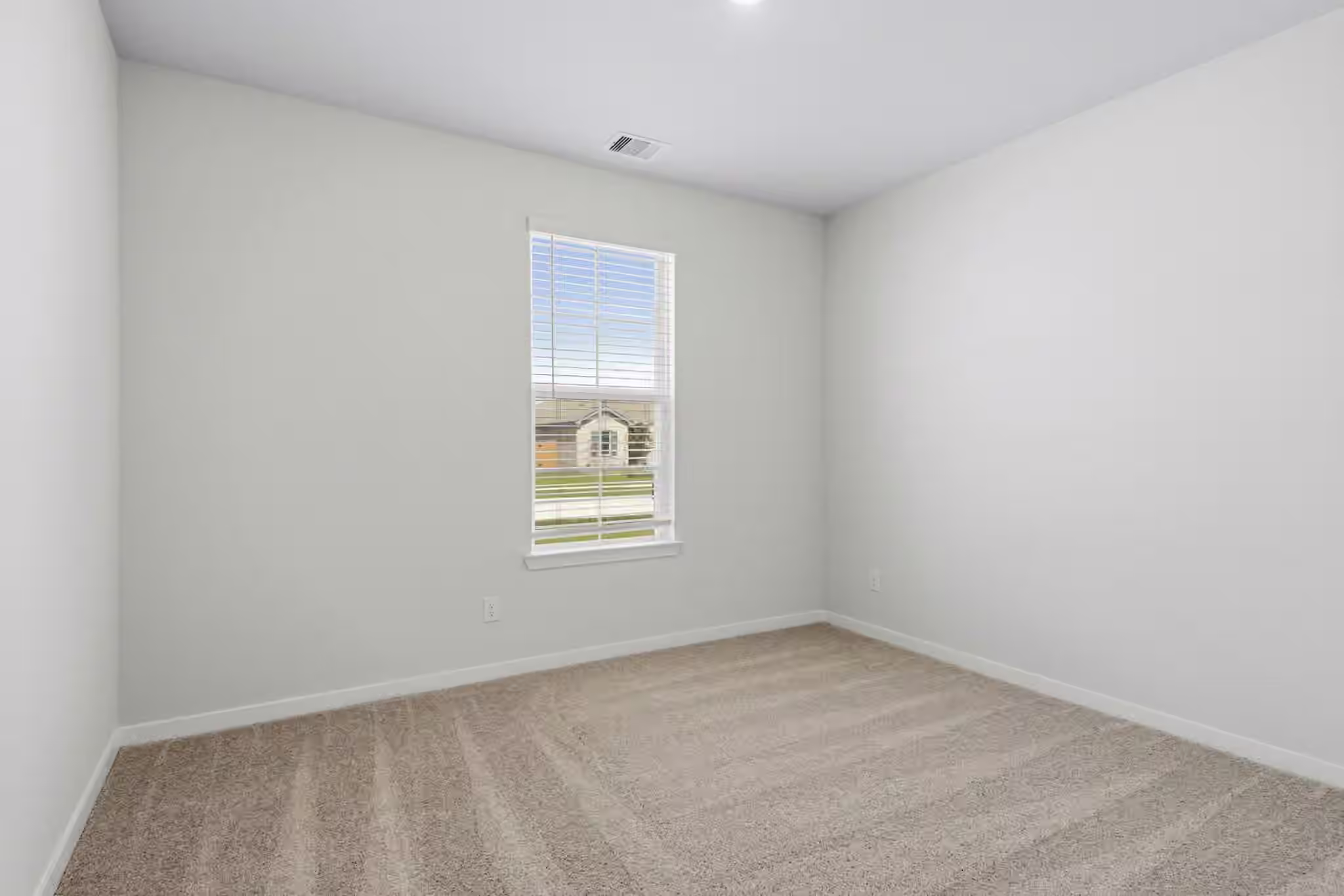 Photo 6 of 1117 Sunlit Circle, Brookshire, TX