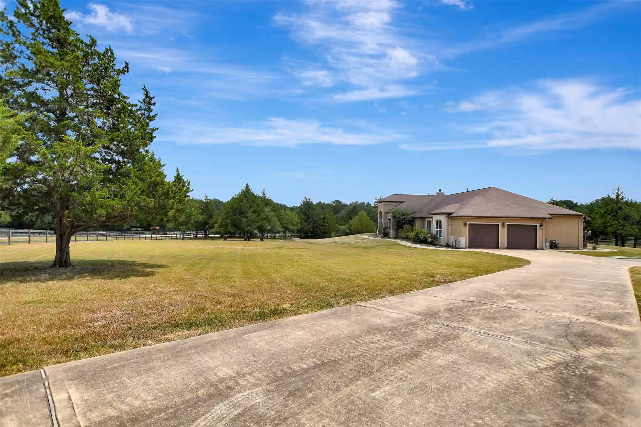Photo 3 of 690 Meadow Bend Road, Bellville, TX