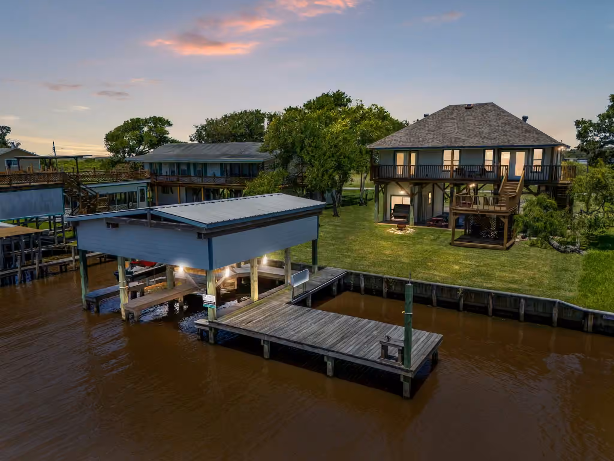 Photo of 2777 Cr 291 Red Bend Road, Sargent, TX 77414