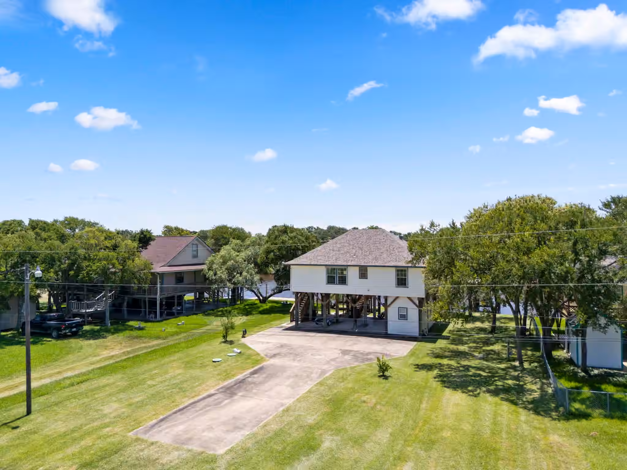 Photo 7 of 2777 CR 291 Red Bend Road, Sargent, TX