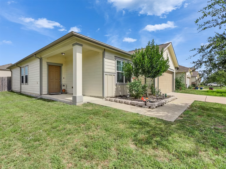 Photo of 1001 Banyon Tree Lane, Brookshire, TX 77423