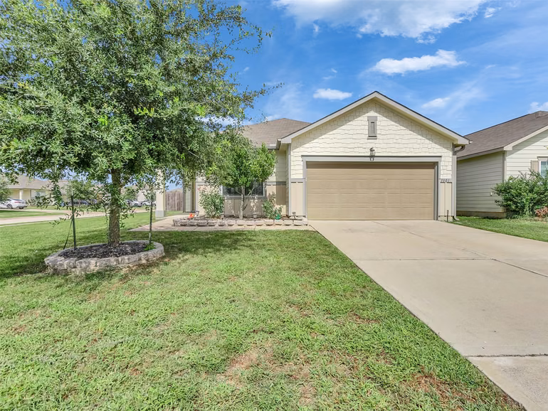Photo 2 of 1001 Banyon Tree Lane, Brookshire, TX