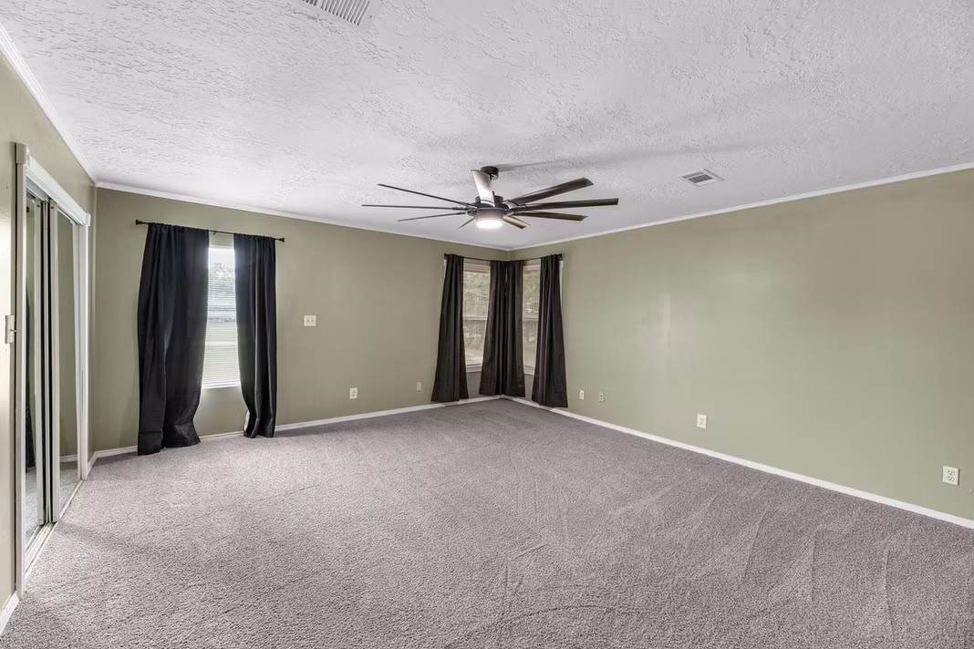 Photo 4 of 16511 Edgefield Lane, Conroe, TX