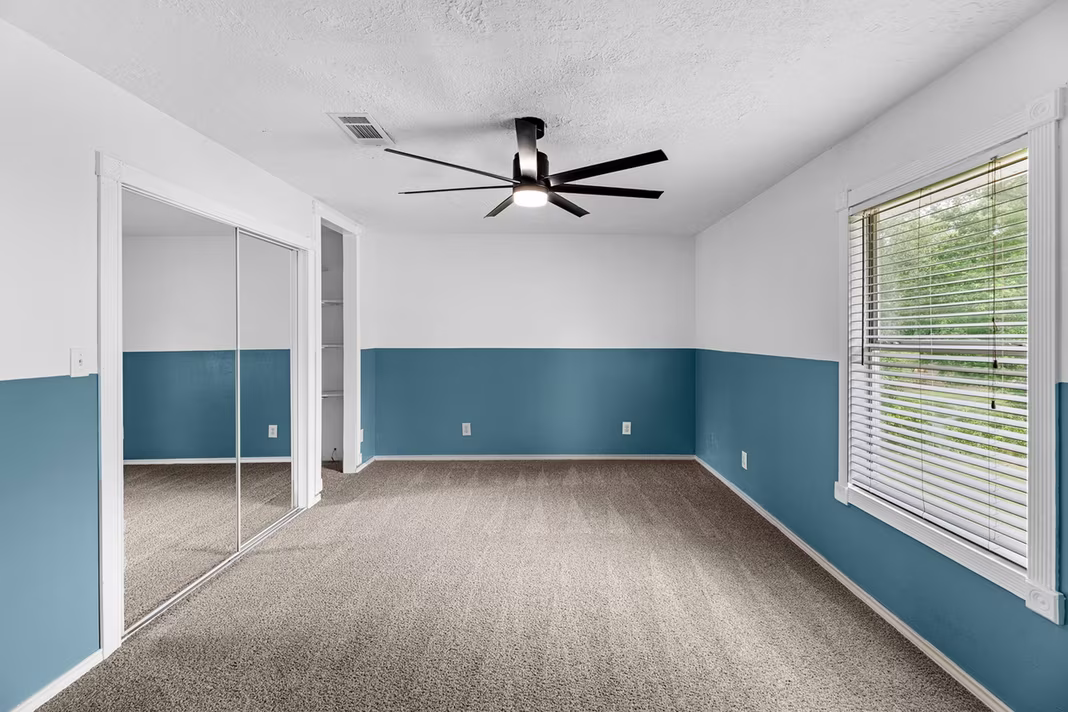 Photo 6 of 16511 Edgefield Lane, Conroe, TX
