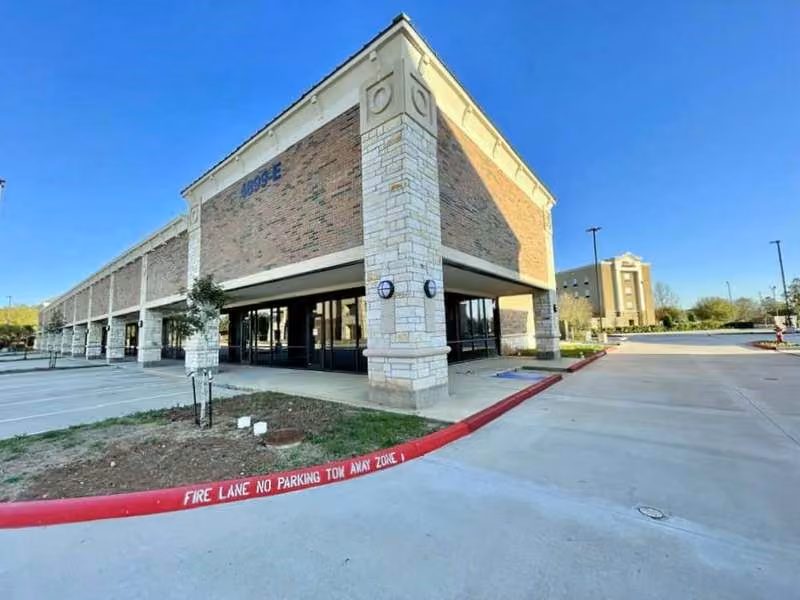 Photo 3 of 4899 Highway 6 103E, Missouri City, TX
