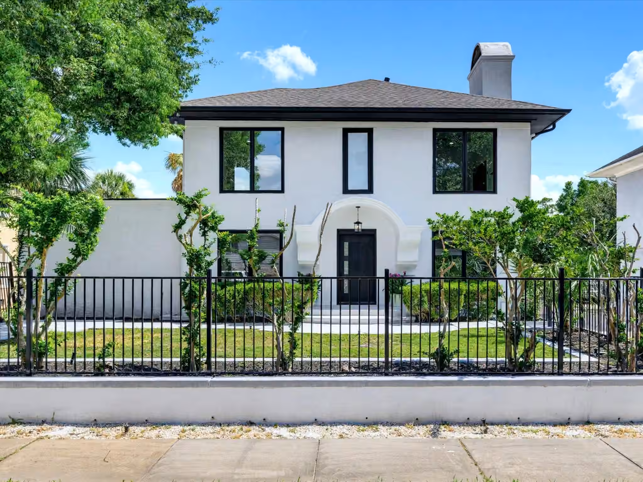 Photo 2 of 607 Marshall Street, Houston, TX