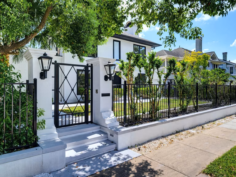 Photo 3 of 607 Marshall Street, Houston, TX