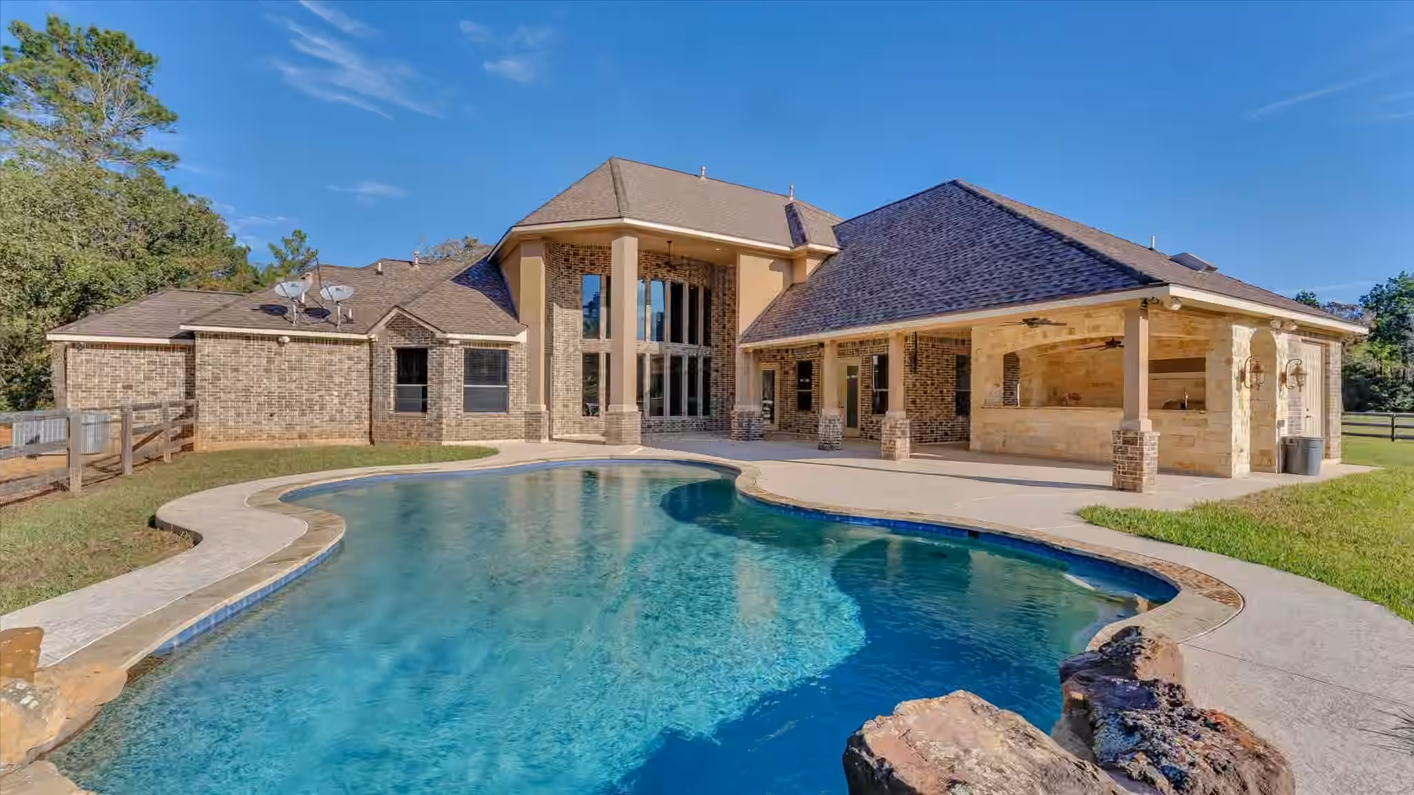 Photo 3 of 8071 Stacy Diane Drive, Montgomery, TX