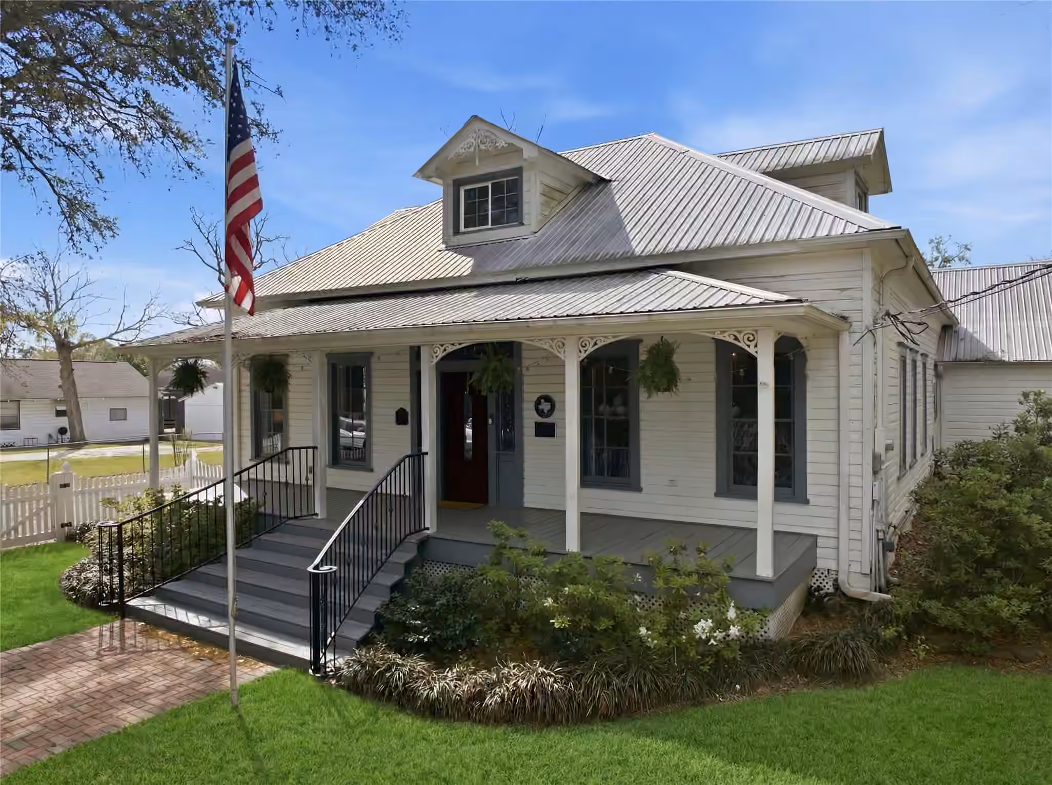 Photo of 705 College Street, Montgomery, TX