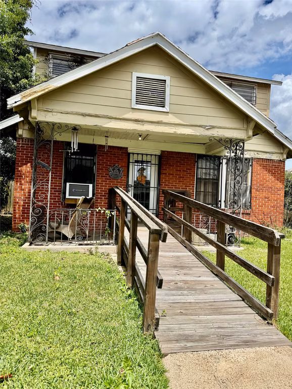 Photo of 105 Dresden Street, Houston, TX