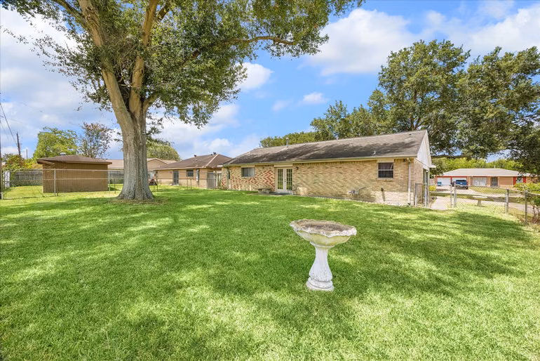 Photo 5 of 4619 Pinebrook Lane, Houston, TX