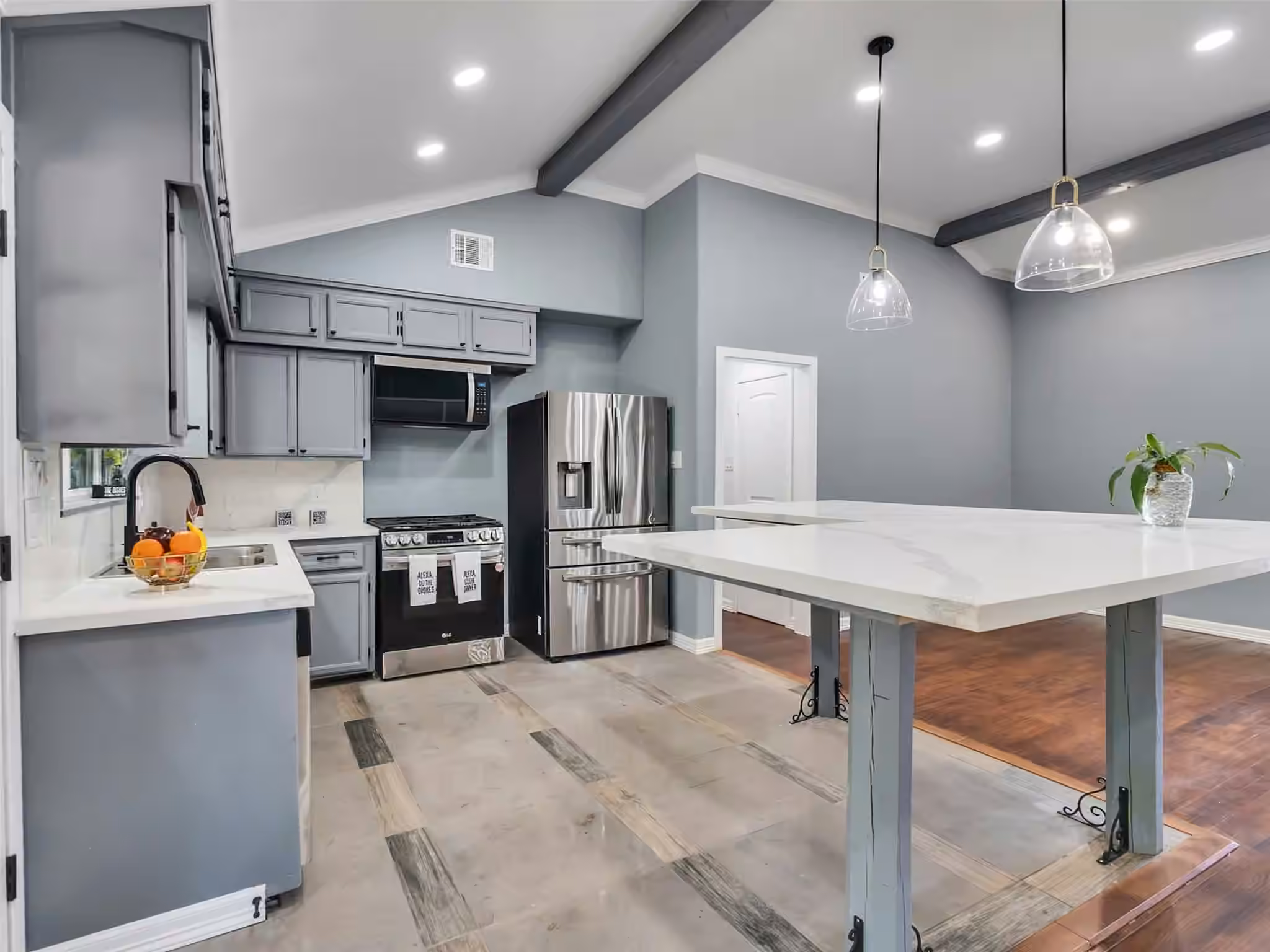 Photo 6 of 5402 Libbey Lane, Houston, TX