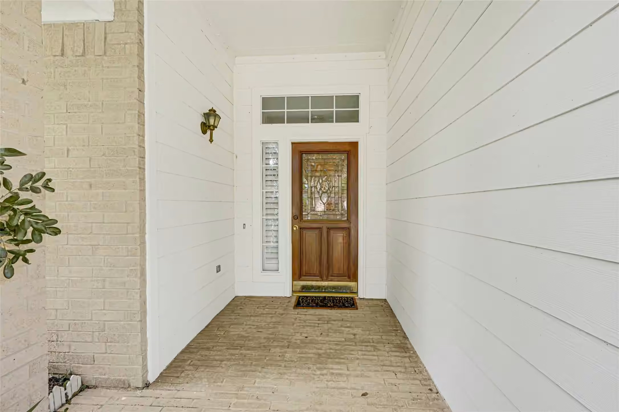 Photo 2 of 1614 Roaring Springs Lane, Pasadena, TX
