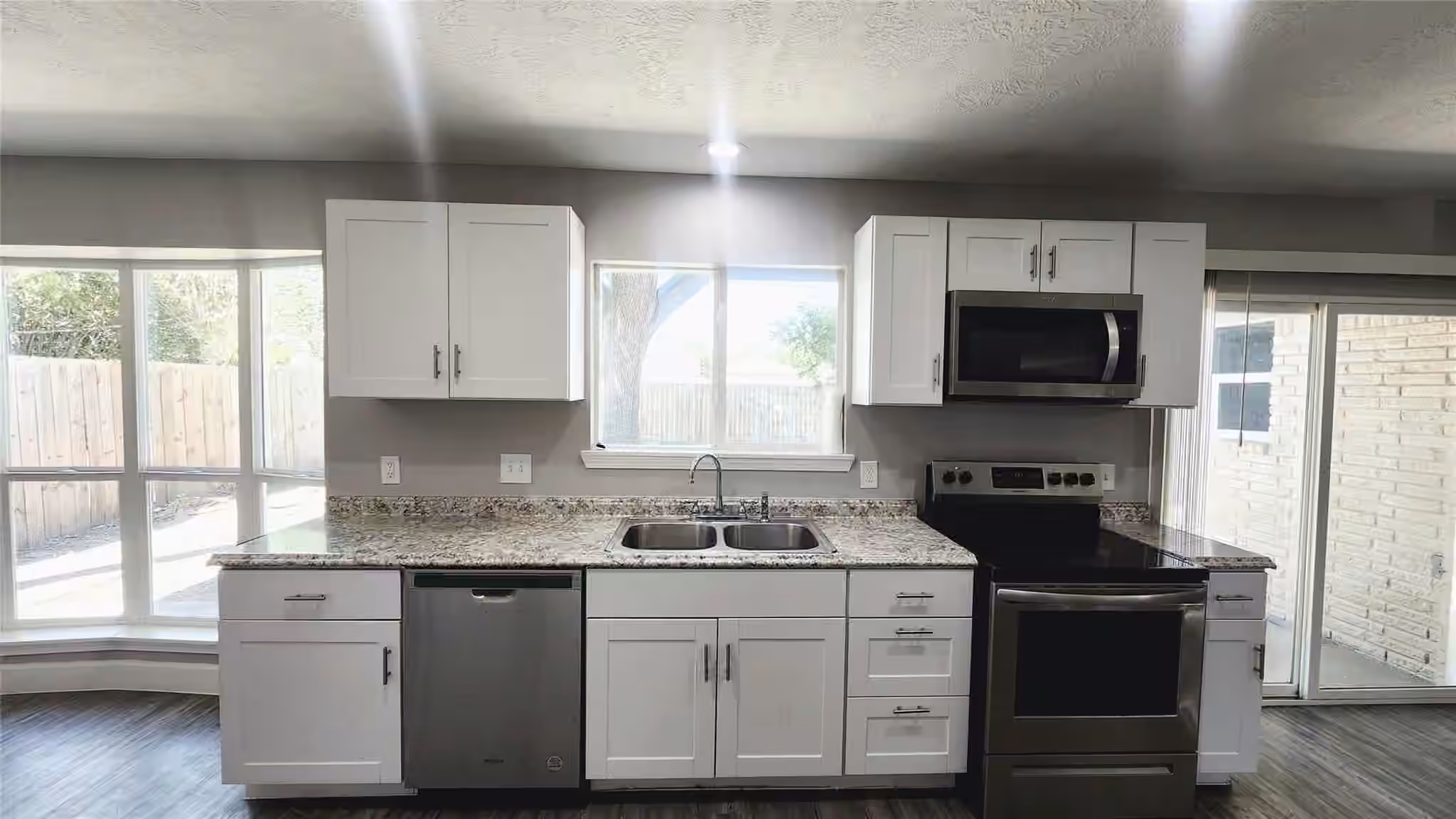 Photo 4 of 4126 Worrell Drive, Houston, TX