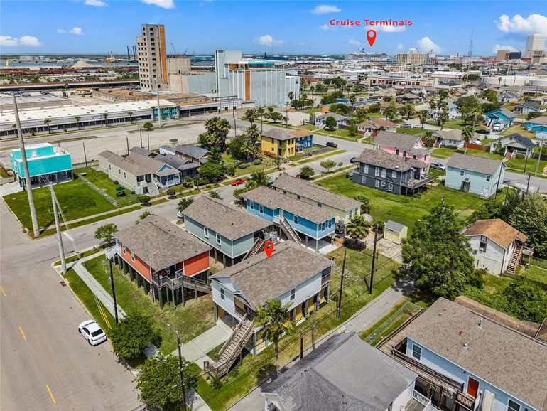 Photo 2 of 710 35th Street, Galveston, TX