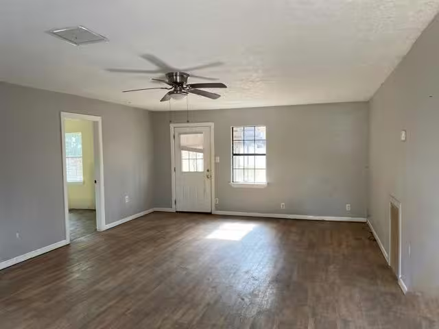 Photo 4 of 18857 Bear Canyon Drive, Montgomery, TX