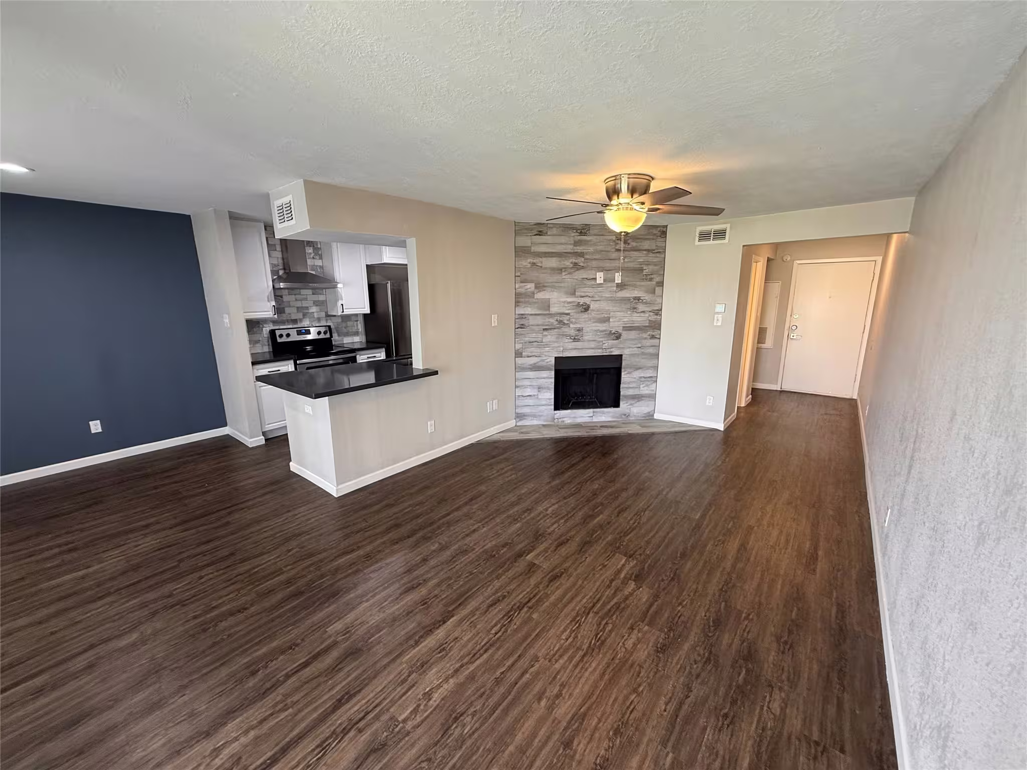 Photo 4 of 4011 Nasa Rd 1 Parkway 515, Seabrook, TX