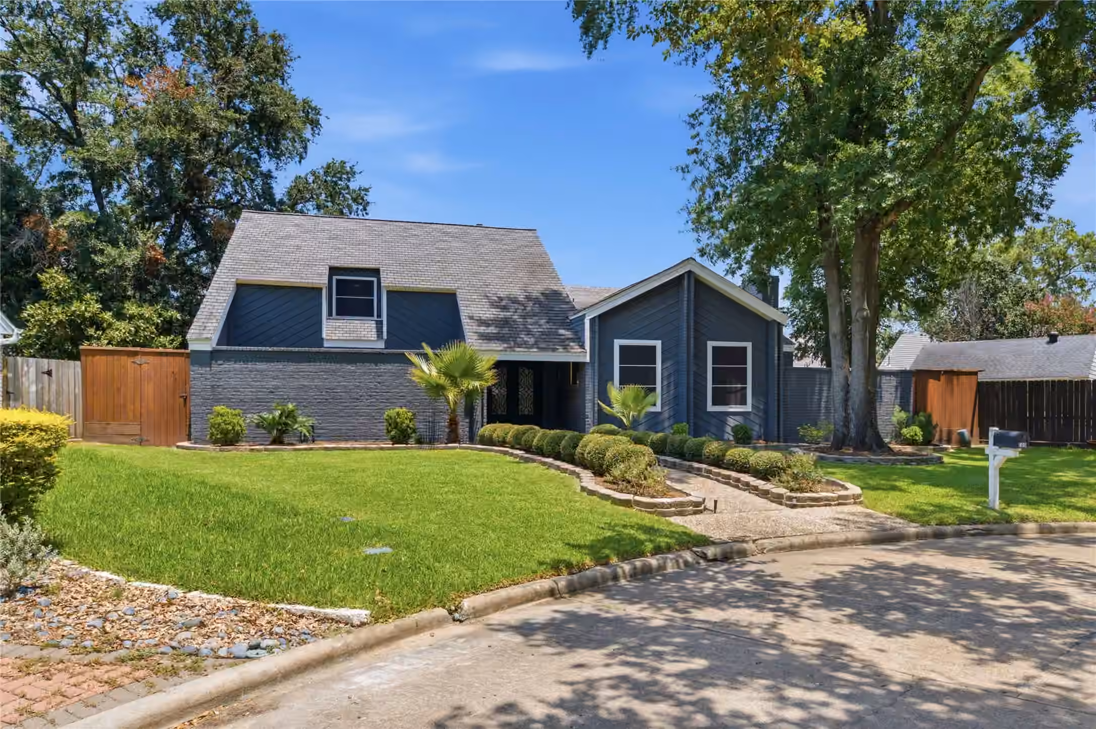Photo 2 of 703 Queensmill Court, Houston, TX