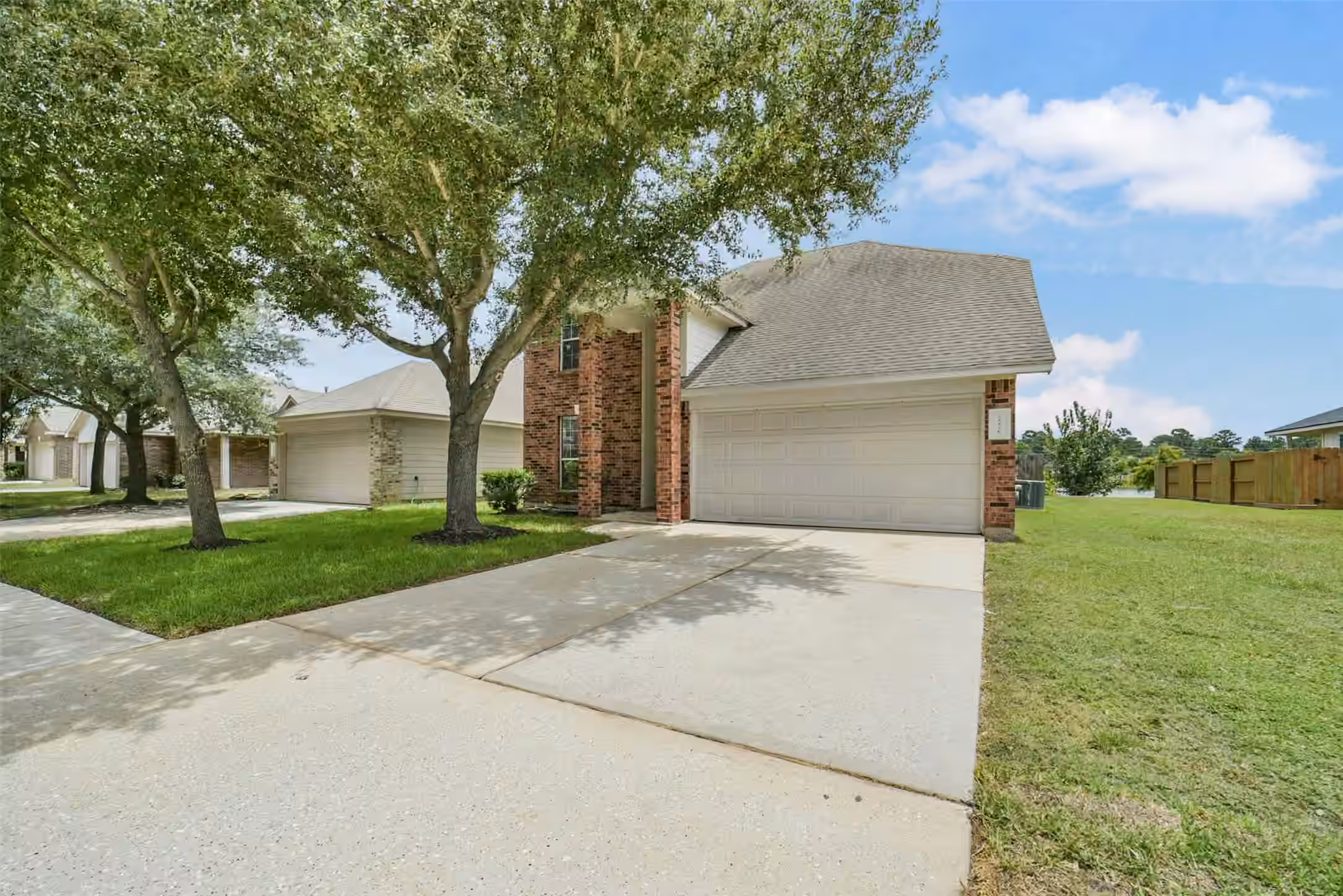 Photo 3 of 21526 Falvel Lake Drive, Spring, TX