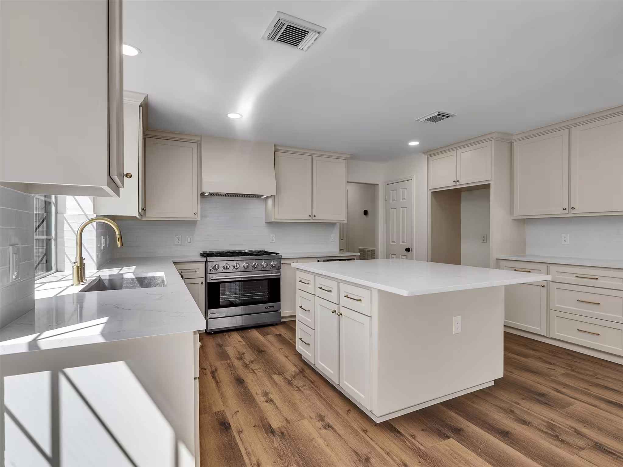 Photo 7 of 2109 Bay Hill Drive, League City, TX