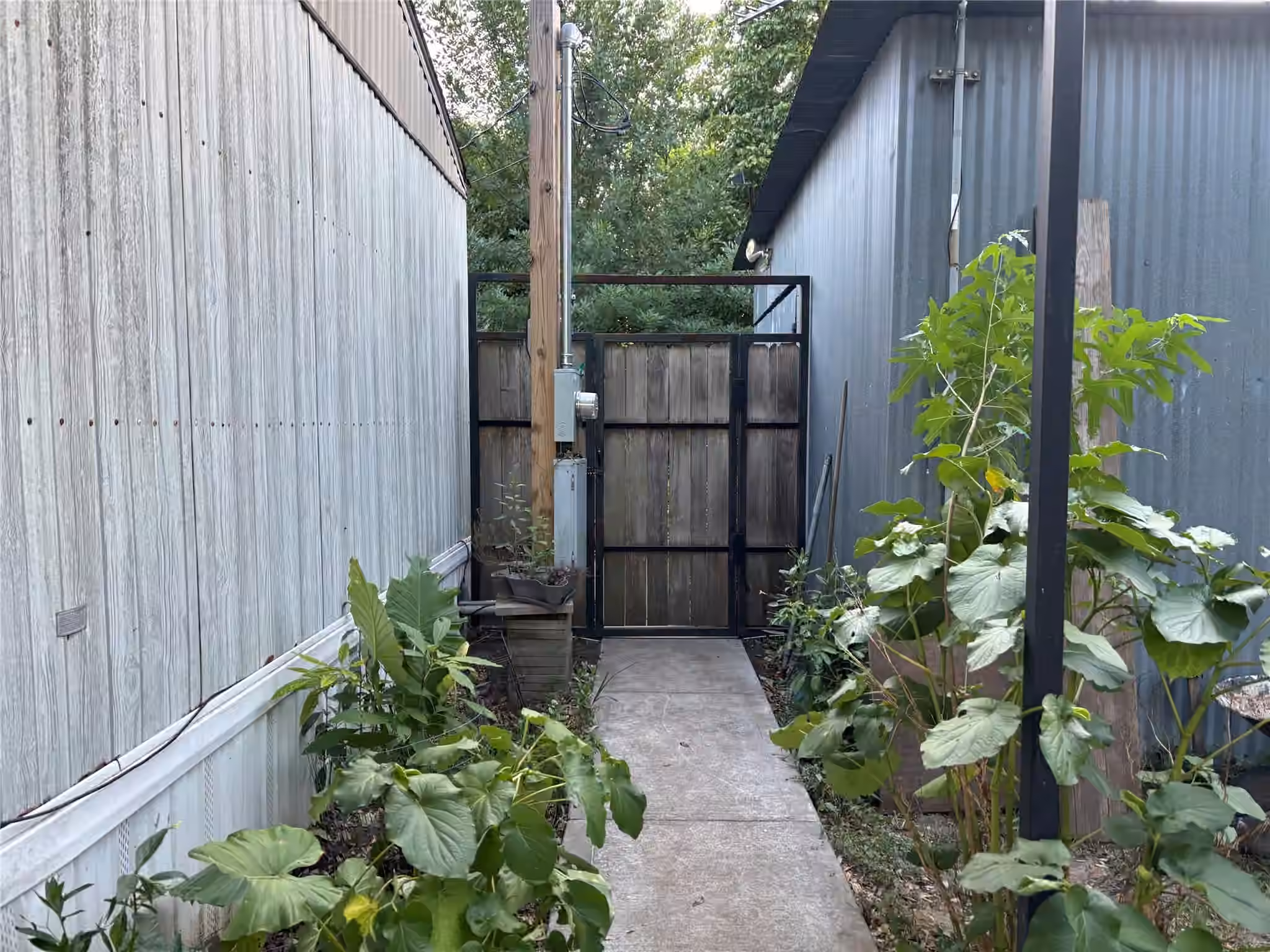 Photo 5 of 902 Ferol Lane, Highlands, TX
