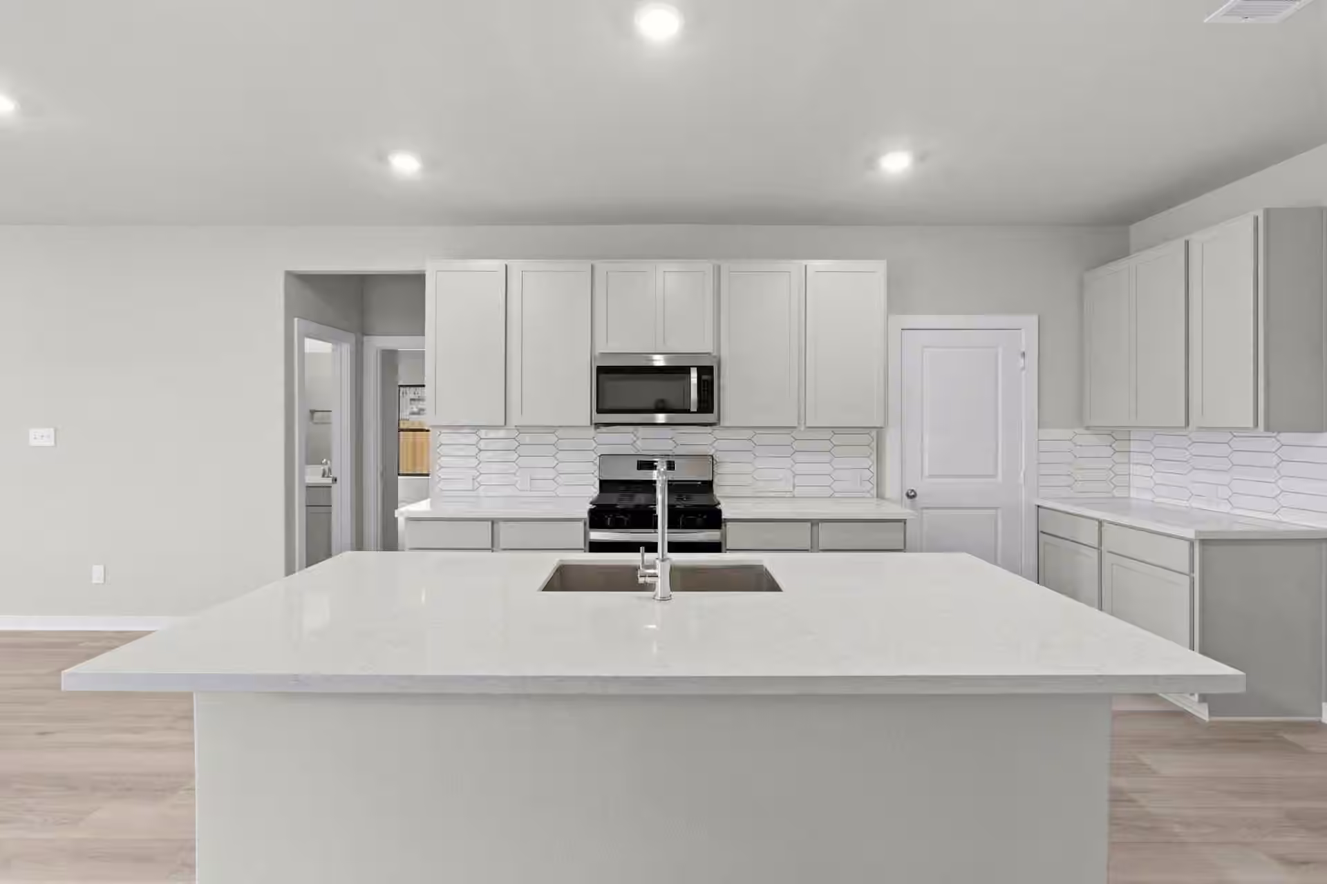 Photo 5 of 19022 Cetara Villa Drive, Hockley, TX